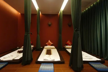 南宁泰式按摩的被动瑜伽：当身体被折叠成诗